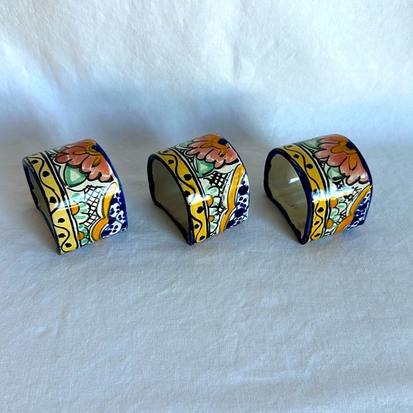 Set of three Mexico Talavera floral napkins holders - Picture 2 of 7